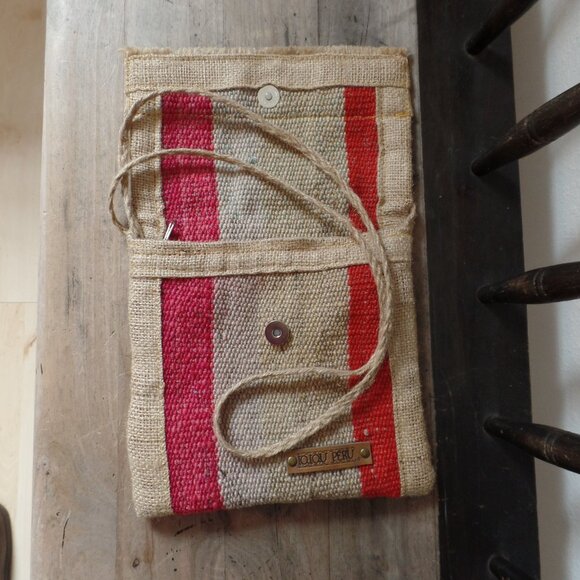 Made in Peru Burlap crossbody NWOT IOIQU Brand with long straps - Picture 5 of 9